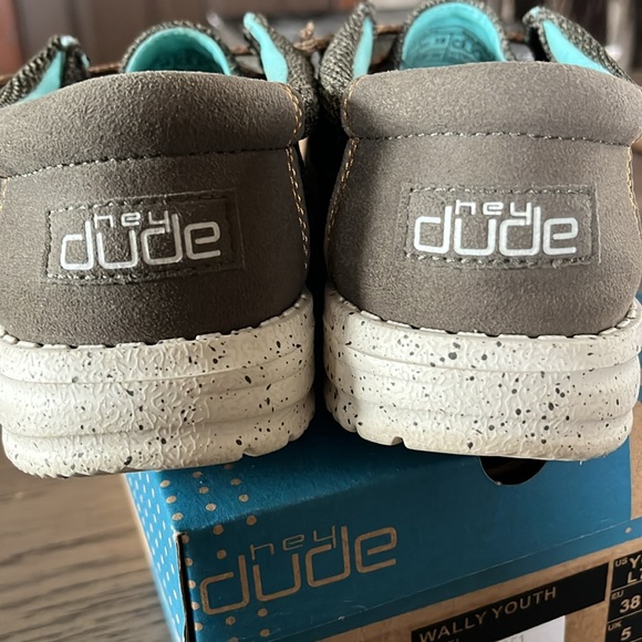 Youth hey dudes - Picture 3 of 5